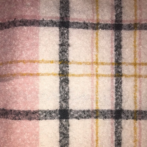 Blanket Scarf - Picture 2 of 3